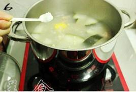冬瓜薏米猪骨汤的做法 步骤6