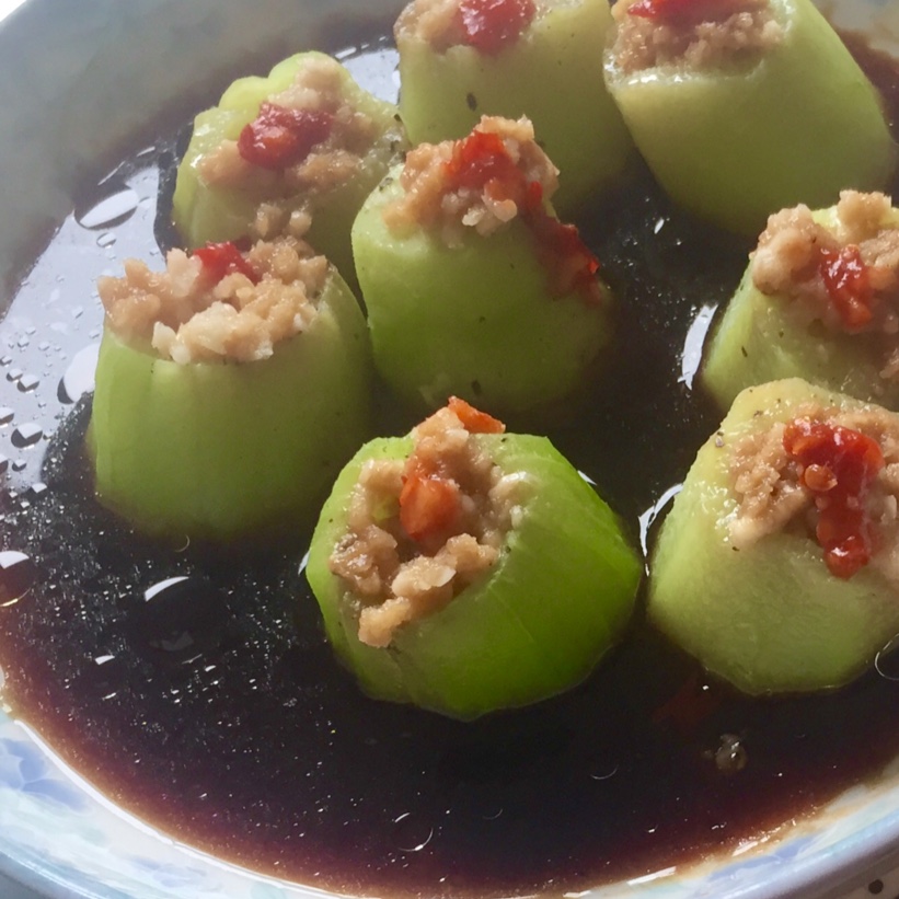 只需要五分钟就可以的美味蒜蓉蒸丝瓜