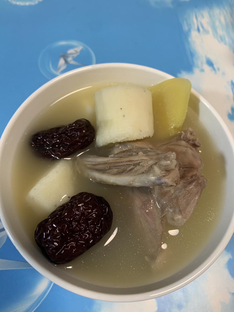 山药红枣枸杞鸽子汤