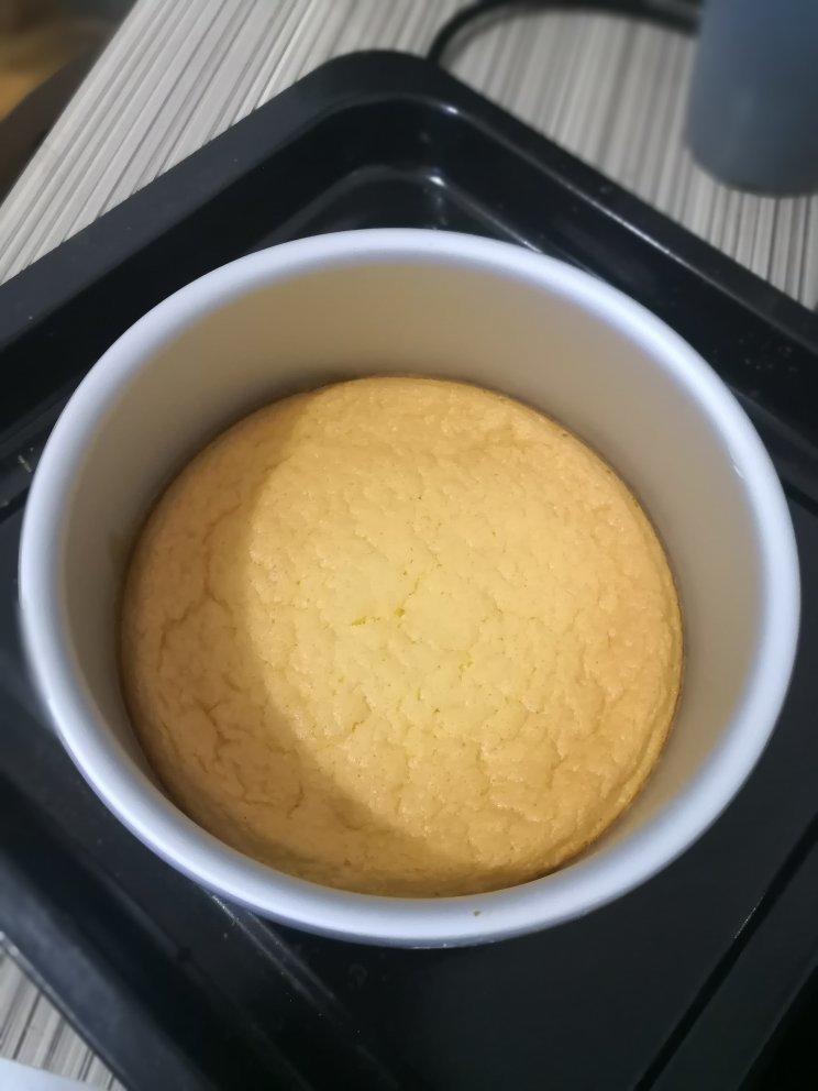 烤箱做蛋糕（戚风蛋糕的做法）