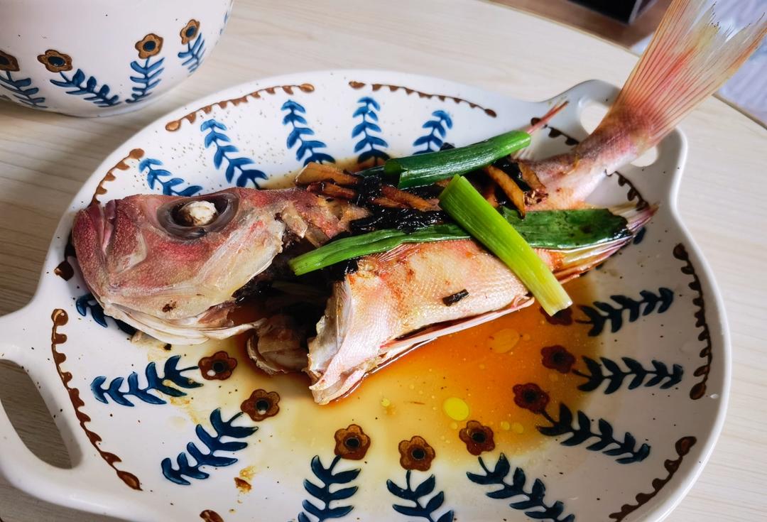 粗盐蒸红目鲢（红目达）