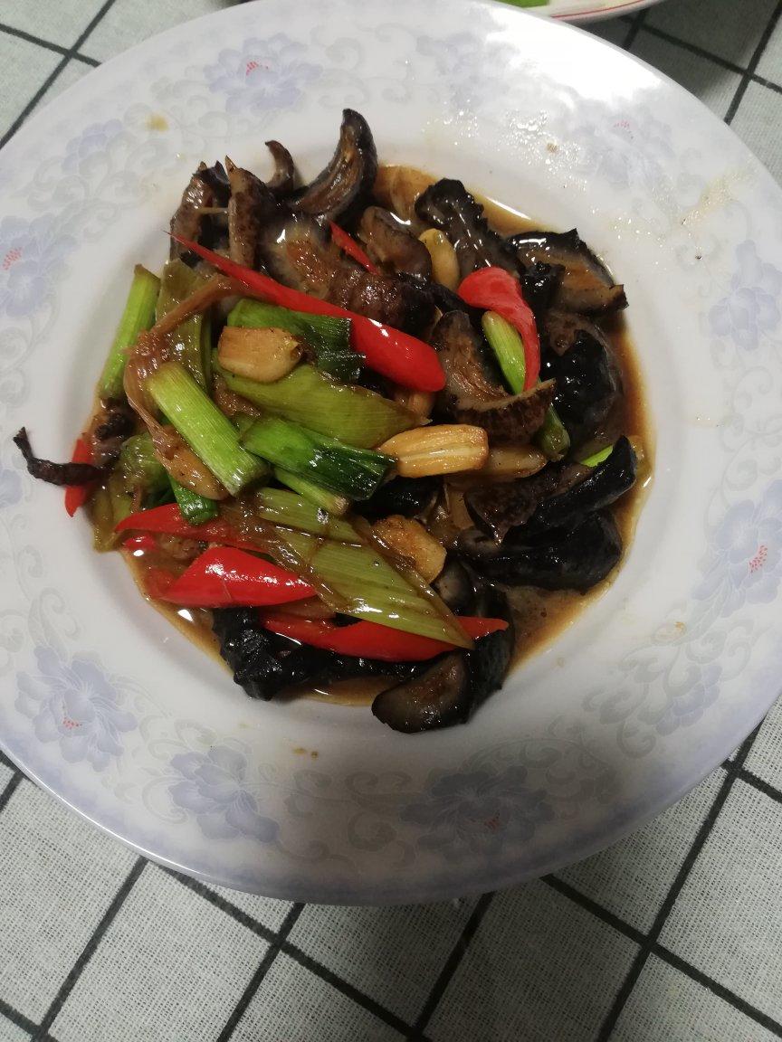 青岛人最爱的葱爆海参