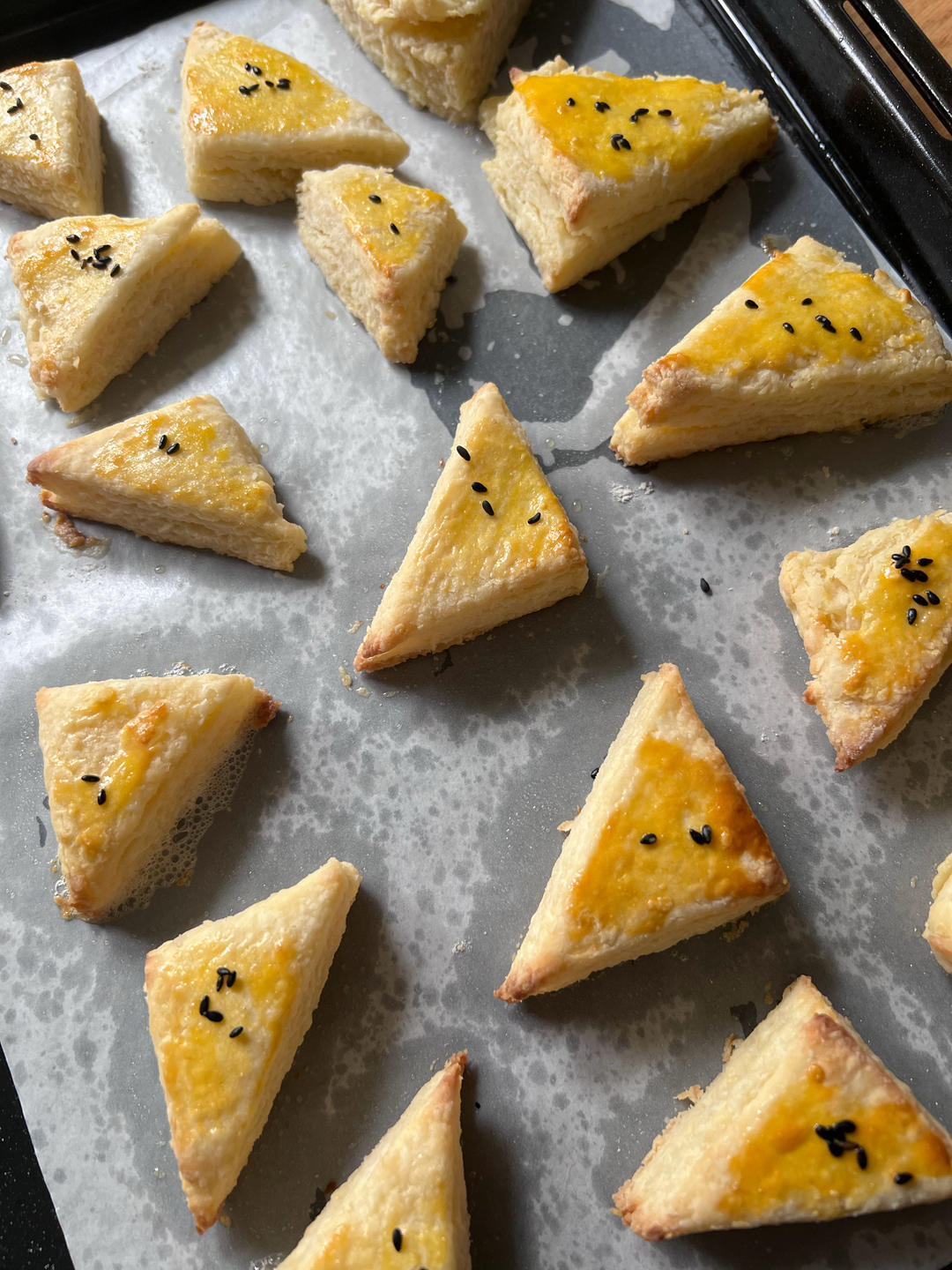 完美裂纹～百分百成功的超好吃奶香司康（禁止搬运）