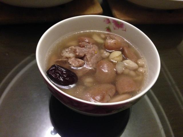 祛湿好帮手--花豆薏仁猪骨汤的做法