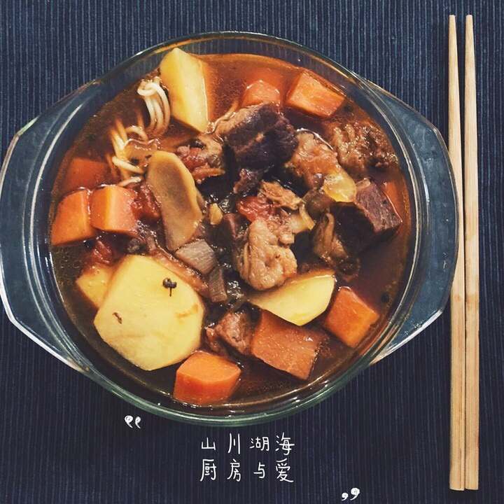 胡萝卜土豆烧牛腩