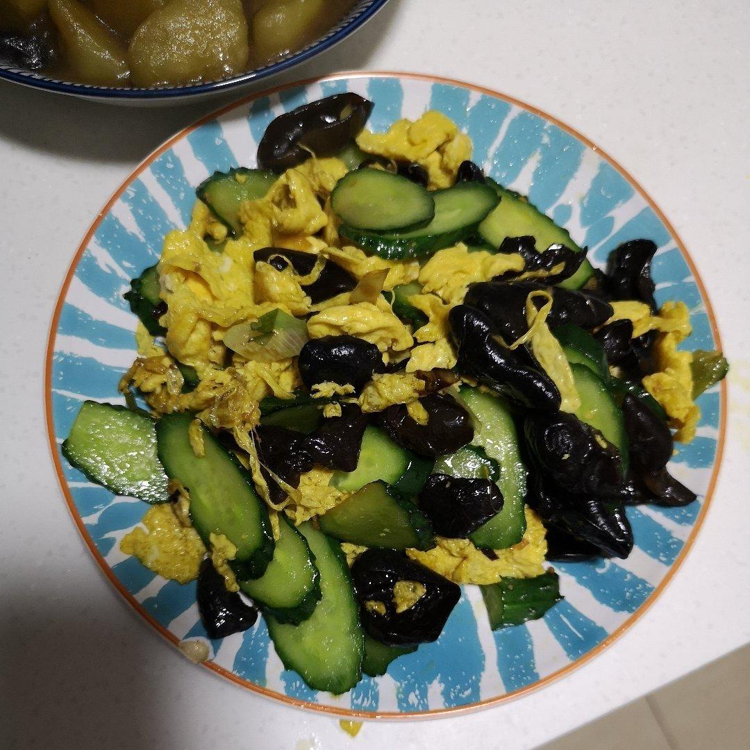 黄瓜木耳炒鸡蛋