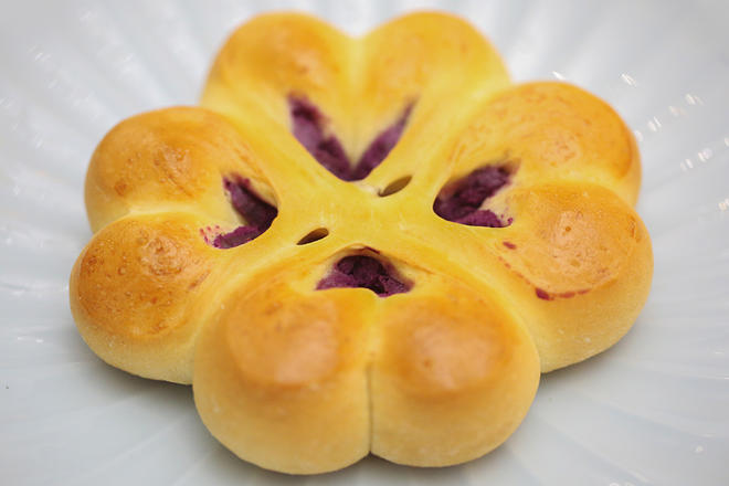 四叶草紫薯心形面包B19的做法