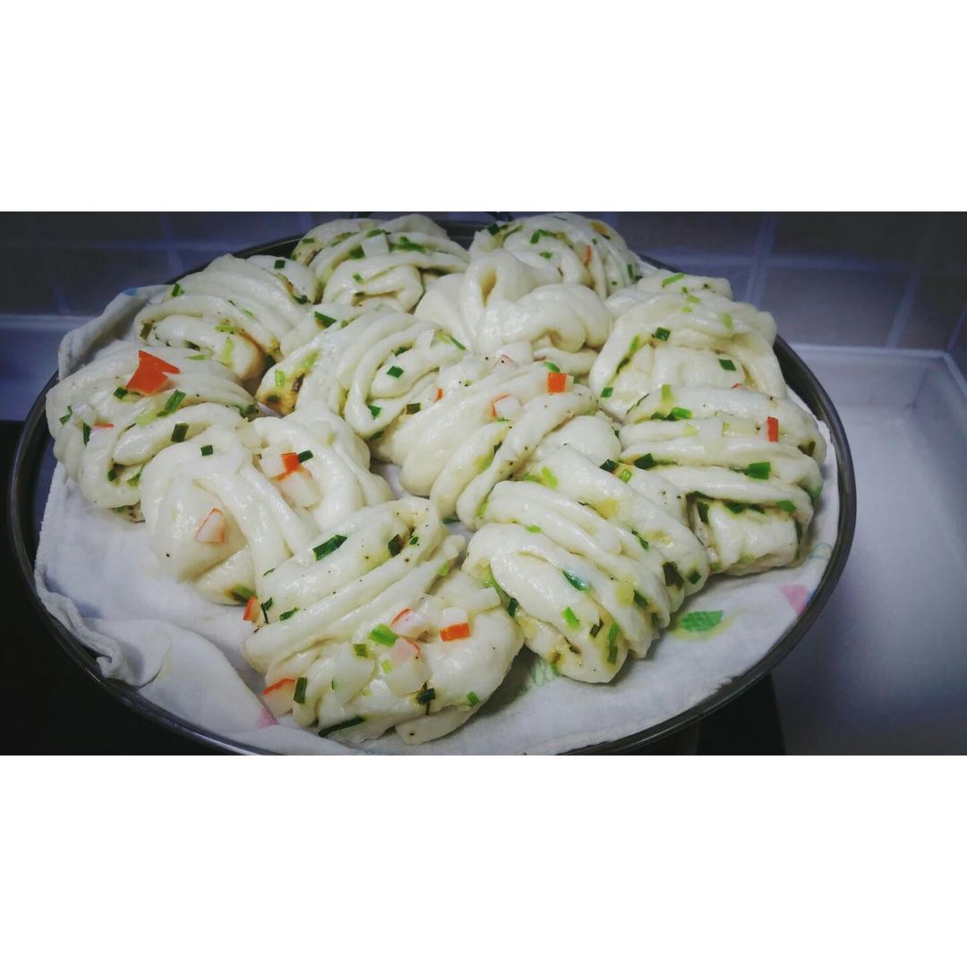 最好吃的火腿葱香花卷—附让葱不变黄的小窍门