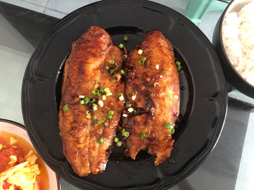 蜜汁巴沙鱼盖饭