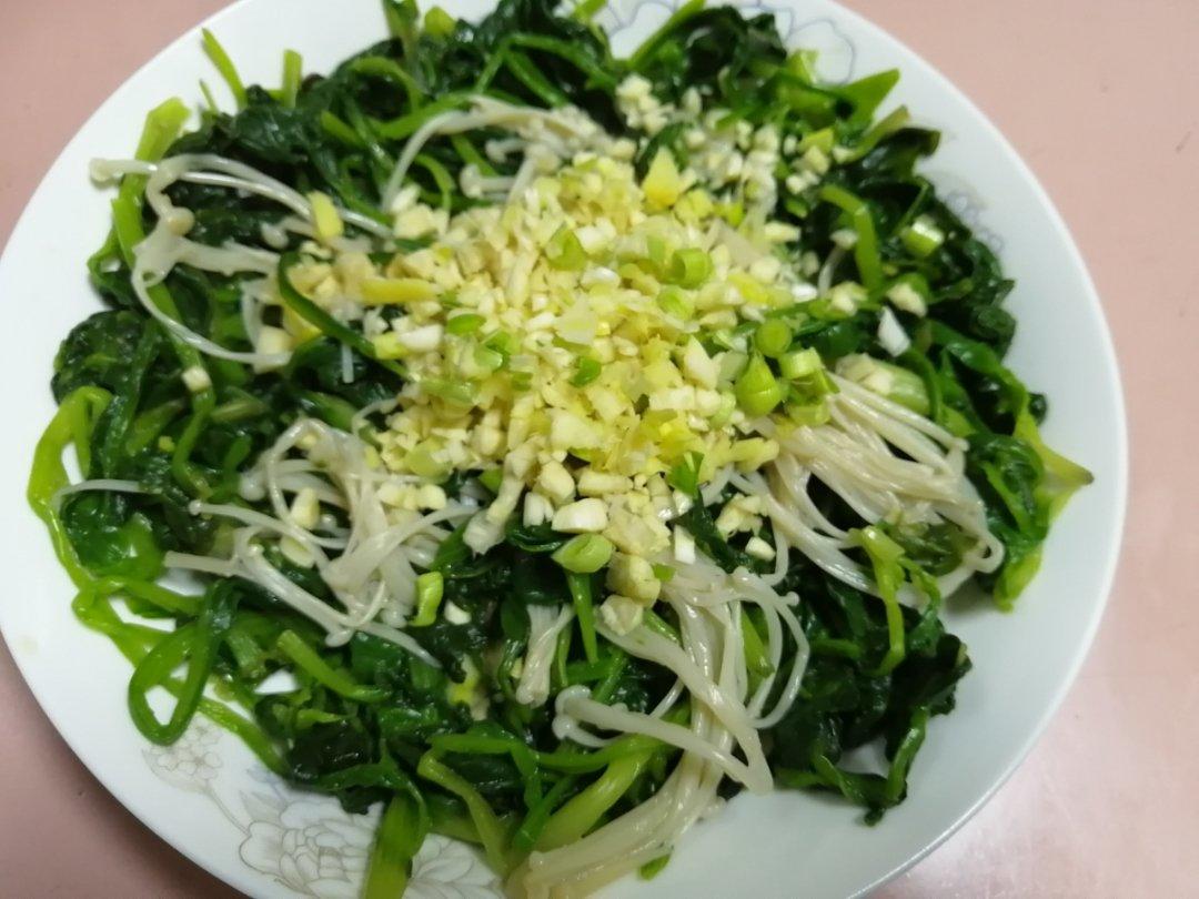 凉拌菠菜(家传秘方)