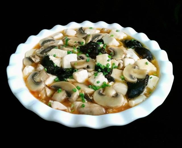 蘑菇煨豆腐（快手菜）的做法