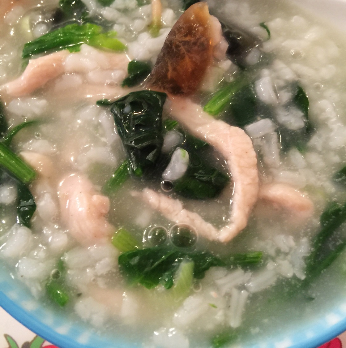 菠菜香菇鸡肉粥