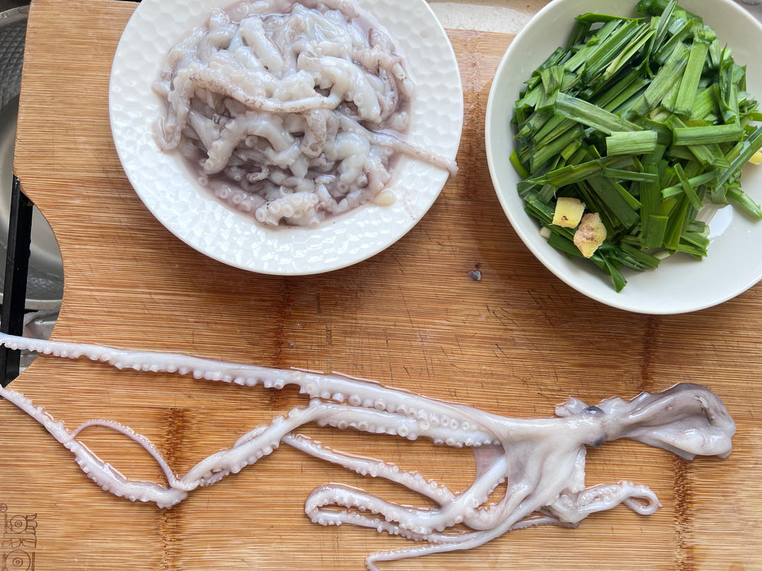 家常韭菜炒鱿鱼须