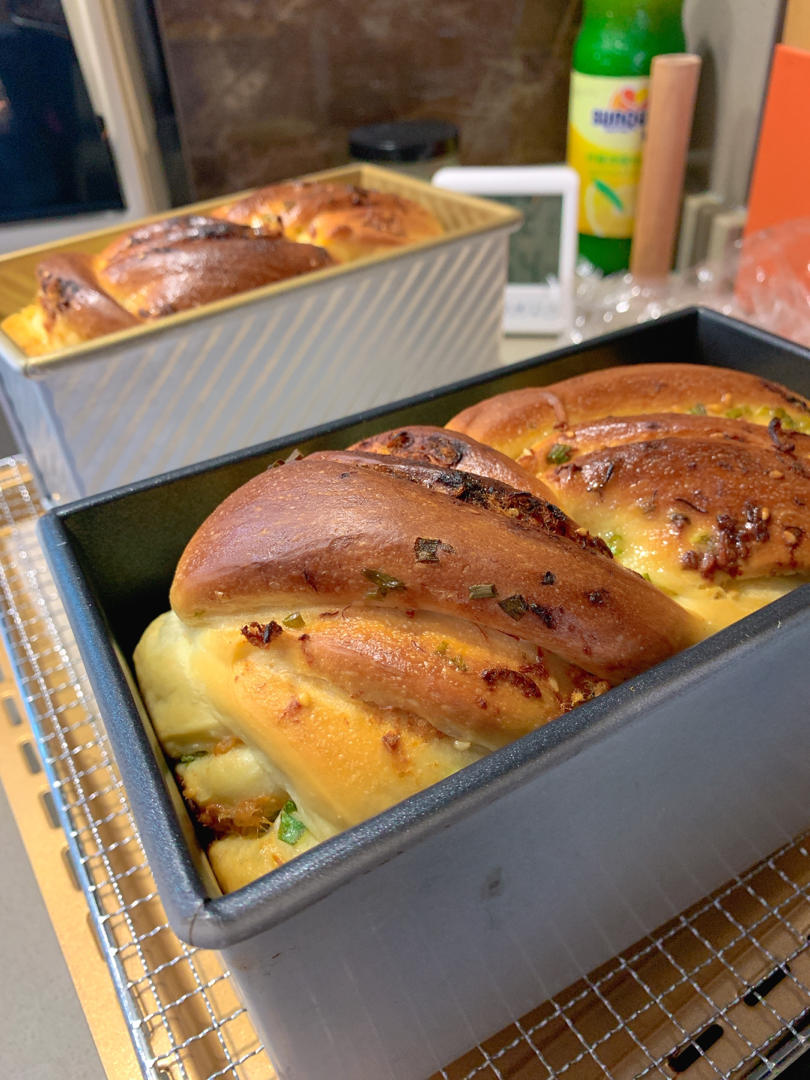 香葱肉松手撕吐司