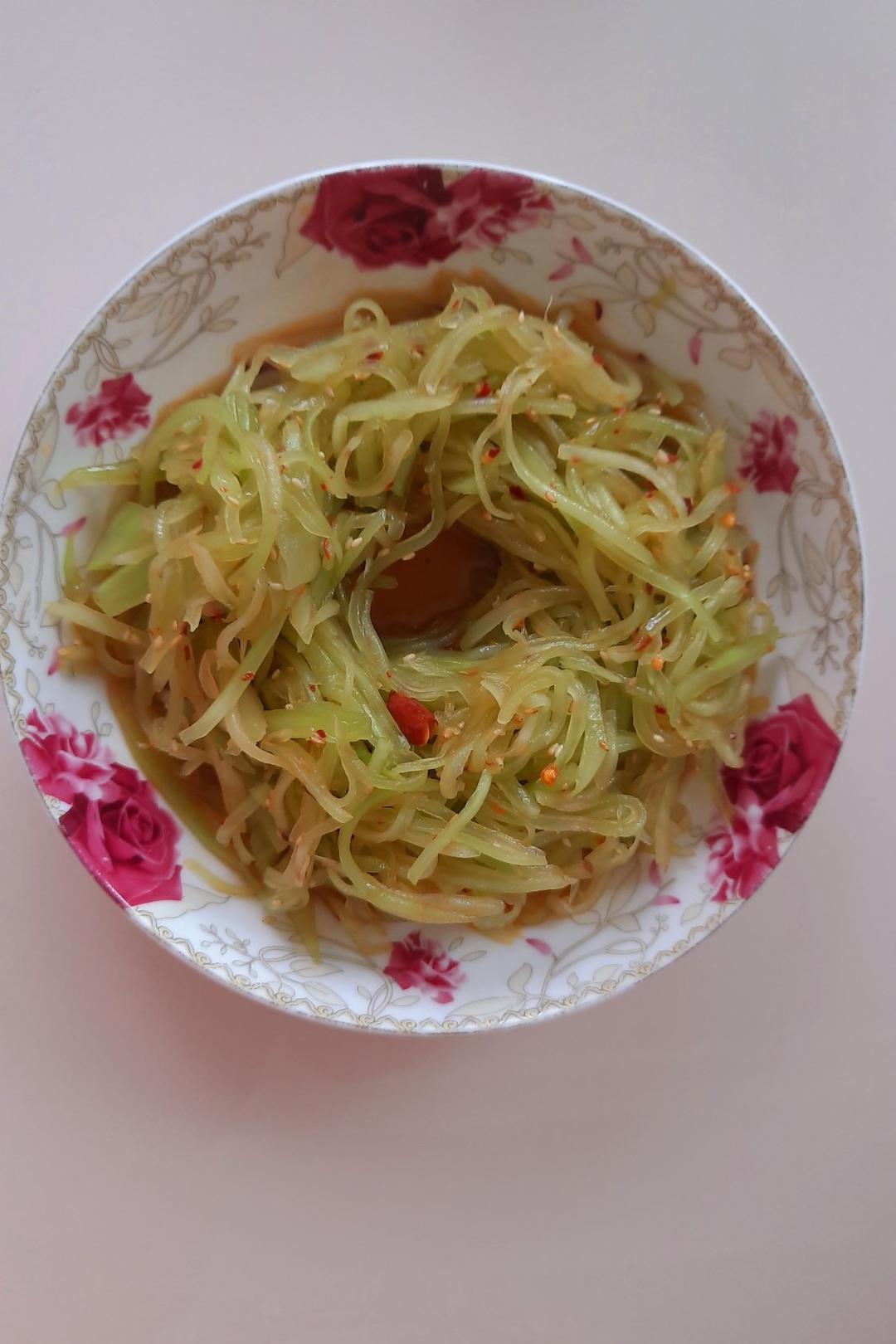 酸辣爽口凉拌莴苣丝