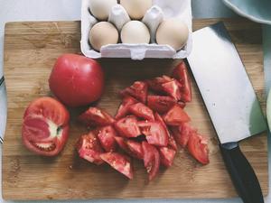 西红柿鸡蛋拌面的做法 步骤1