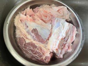 家庭版酱牛肉的做法 步骤1