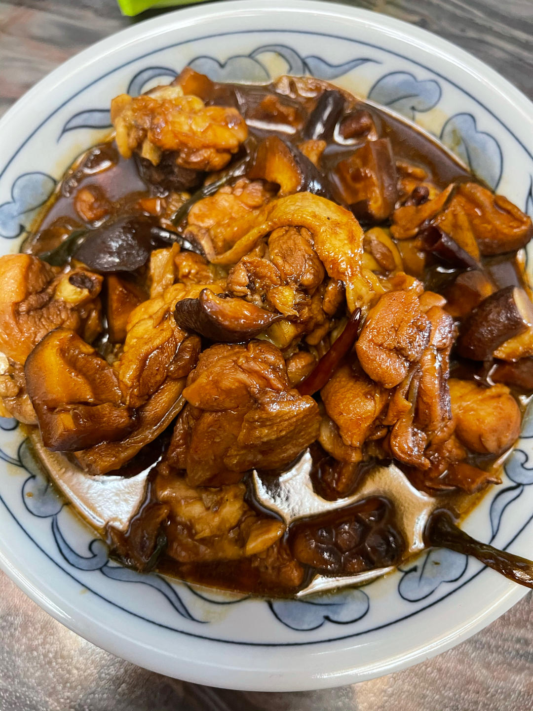 上班带饭菜-香菇炖鸡腿