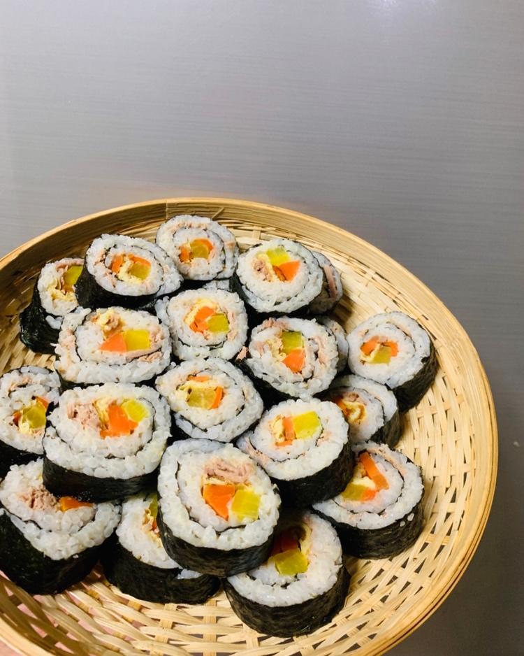 紫菜卷寿司