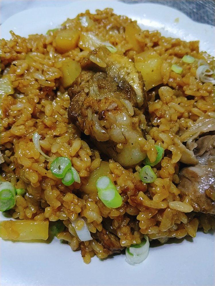 【排骨焖饭】