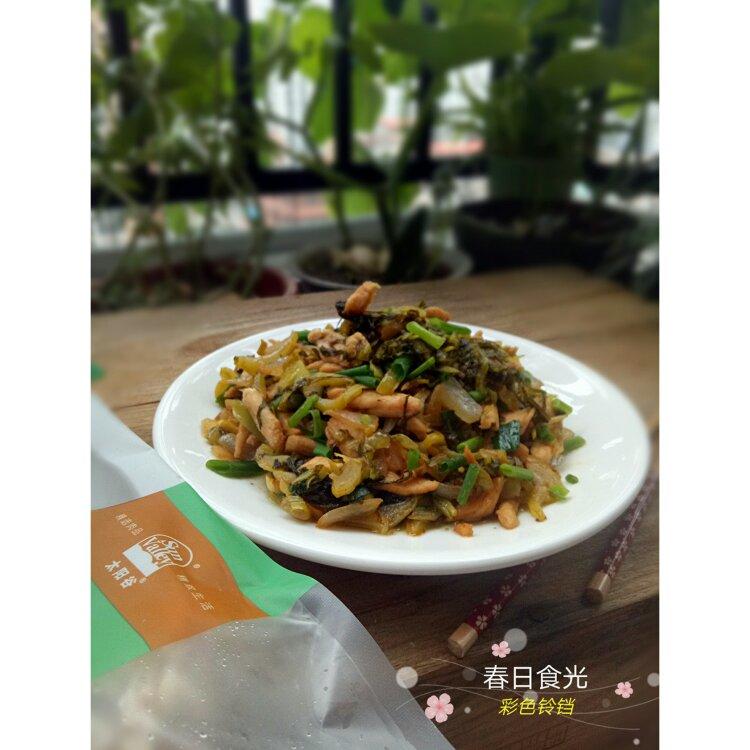 酸菜炒鸡丝~太阳谷菜谱