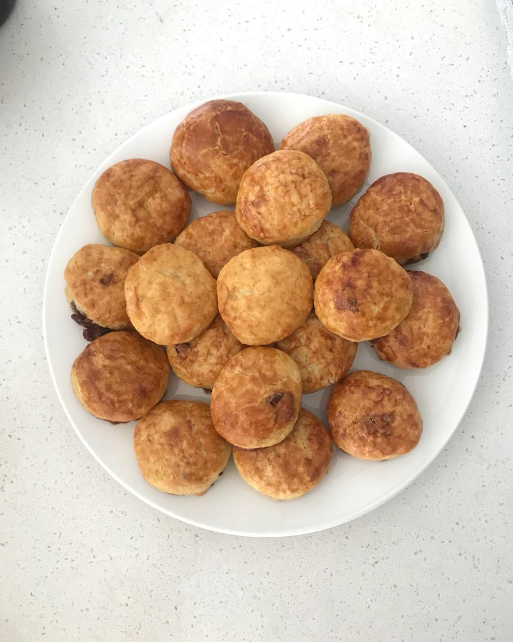【视频】3分钟 奶油司康Scone(可能是世界上最快手的司康) 消耗淡奶油～