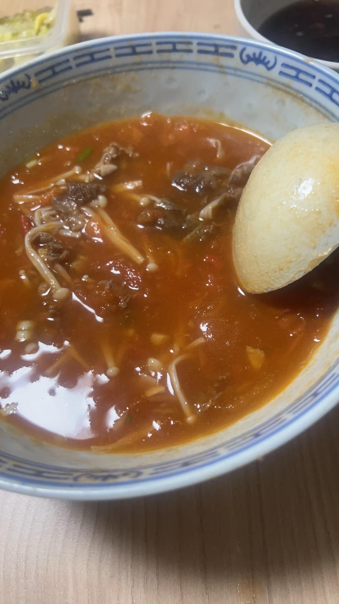 番茄金针菇肥牛