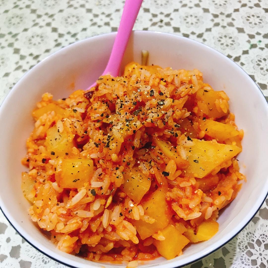 剩饭变身番茄土豆烩饭，美味到我能吃3碗！