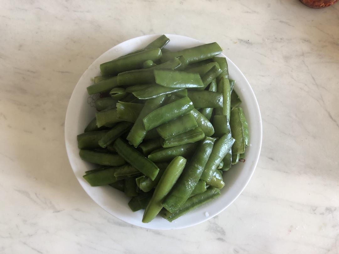 一口春天：水煮豌豆荚