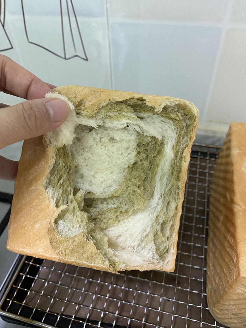 双色抹茶奶香吐司