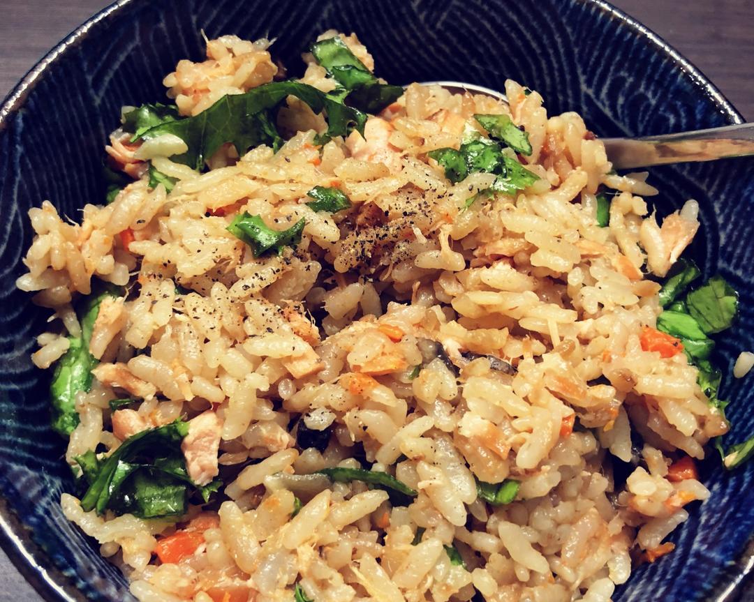 电饭锅版香菇三文鱼拌饭的做法
