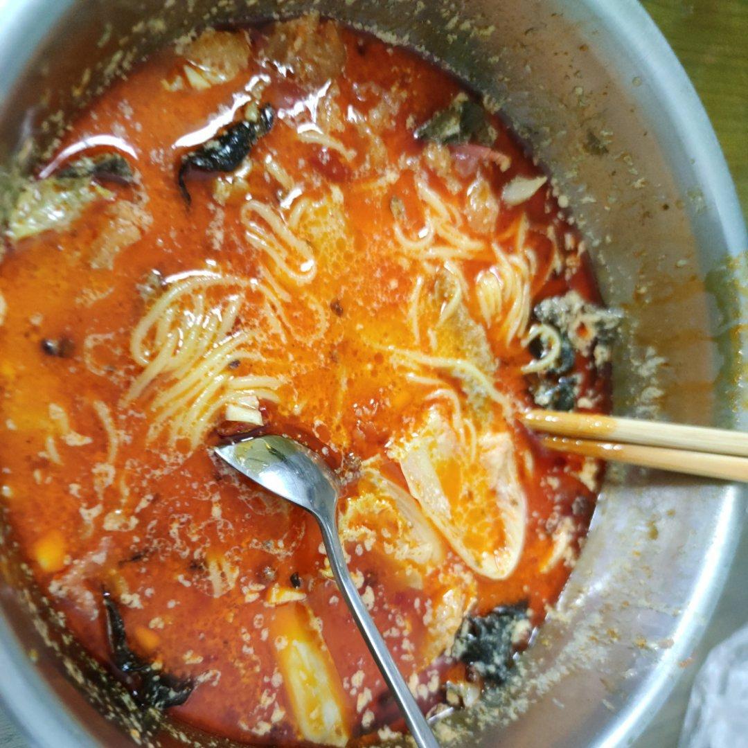 秒杀杨国福张亮的家庭自制麻辣烫