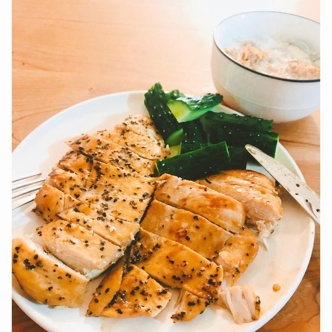 酷炫屌炸天好吃的煎鸡胸肉（香蒜蜂蜜煎鸡胸肉）