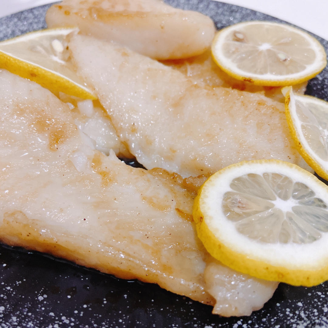 小厨神陈小崽做的香煎巴沙鱼柳