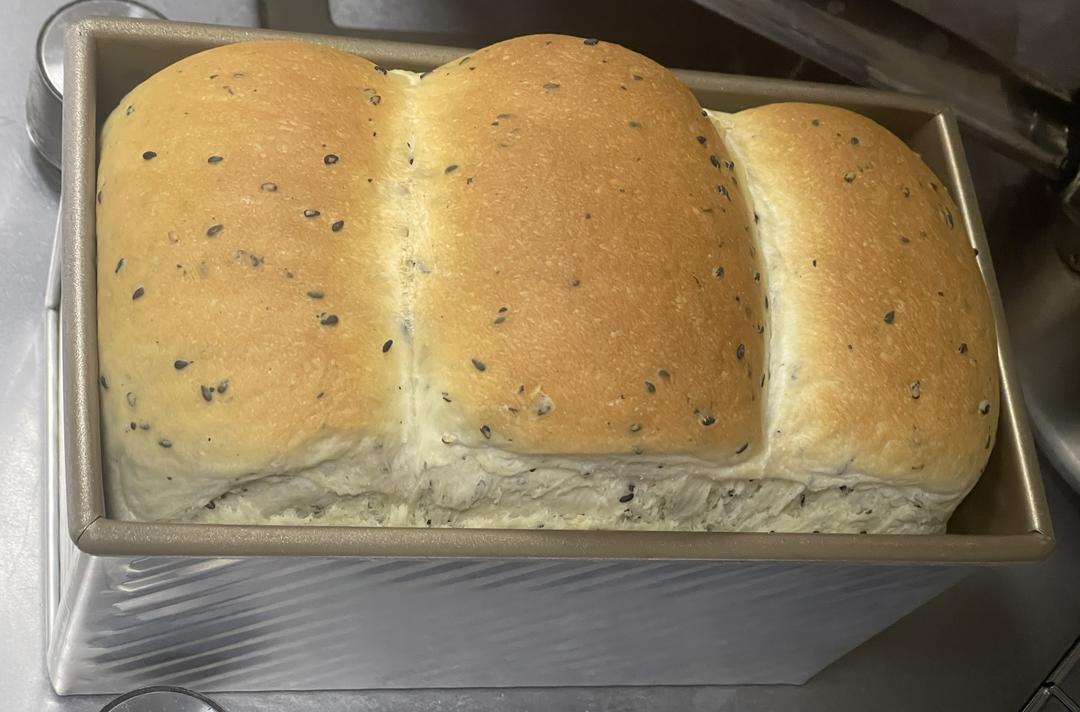 咸香黑芝麻吐司🍞（冷藏发酵）
