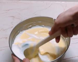 蛋糕卷这样做‼️不掉皮不开裂（小视频食谱）的做法 步骤12
