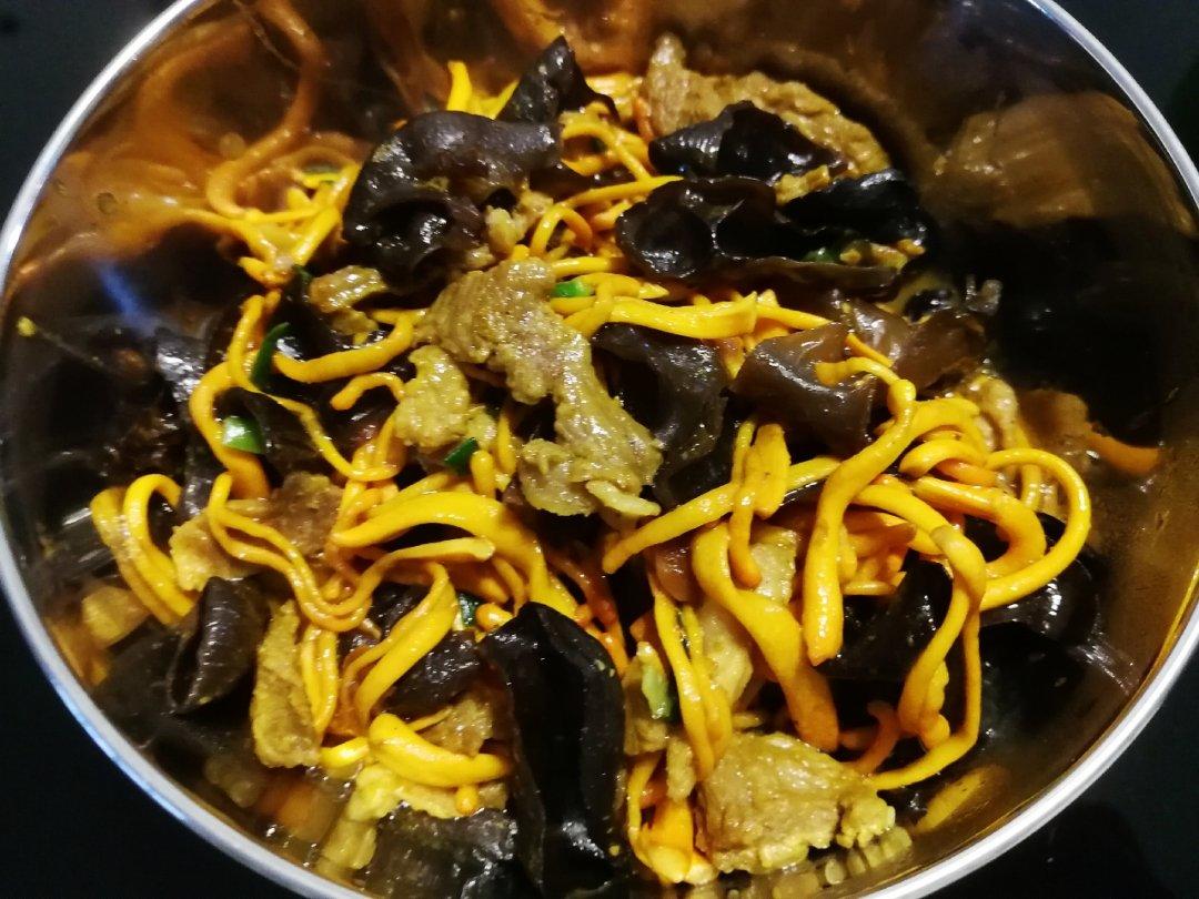 虫草花炒肉