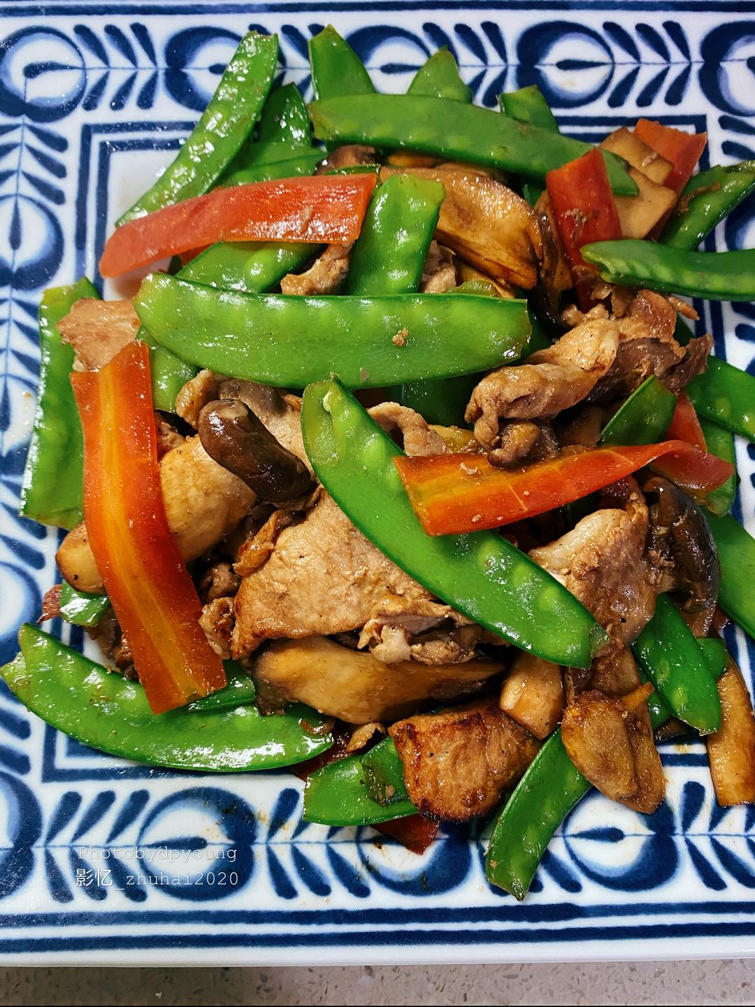 家常小炒_瘦肉杏鲍姑荷兰豆的做法