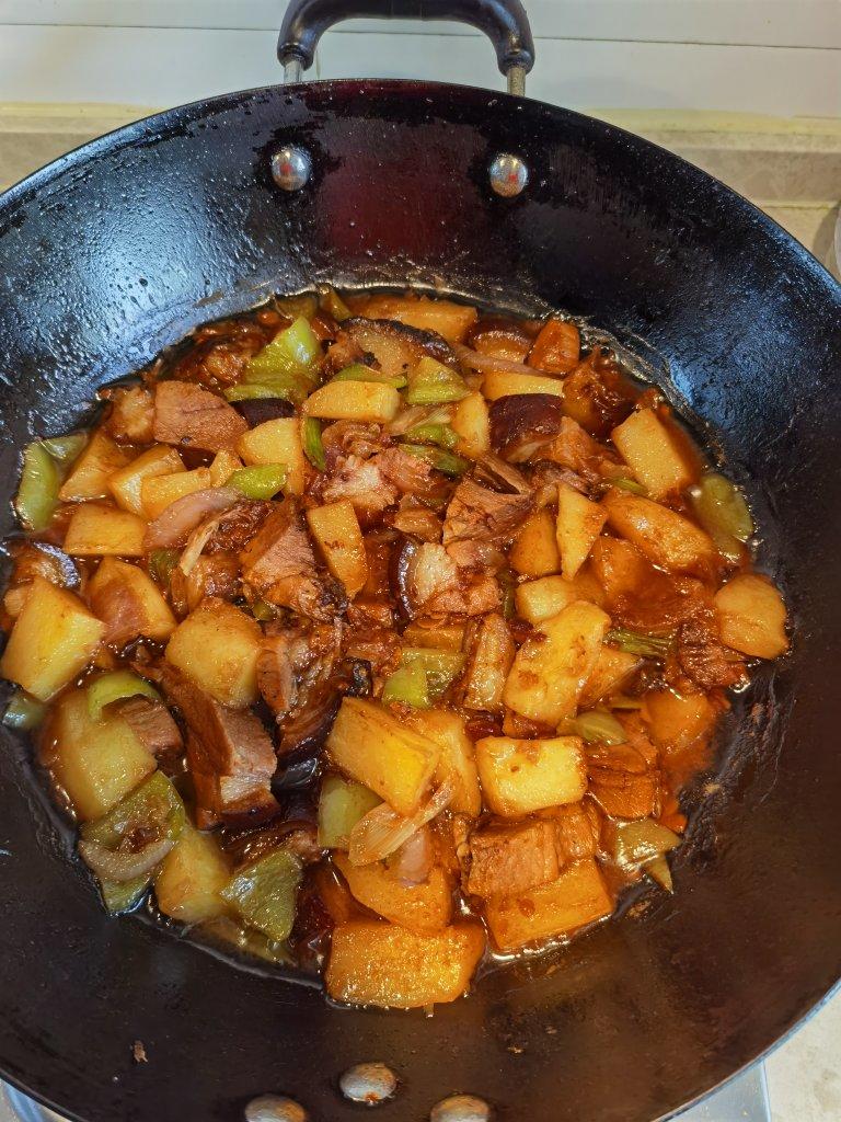 肘子炖土豆