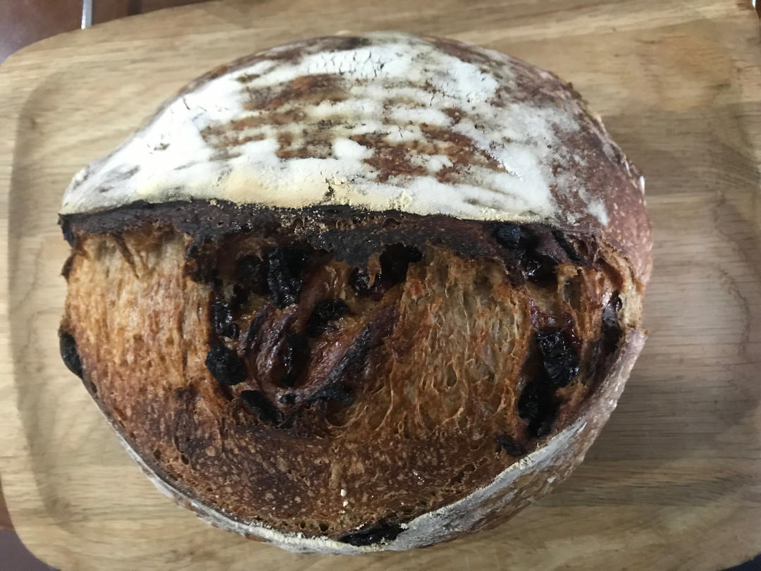 天然酵种肉桂葡萄干核桃欧包（附处理湿面团方法）