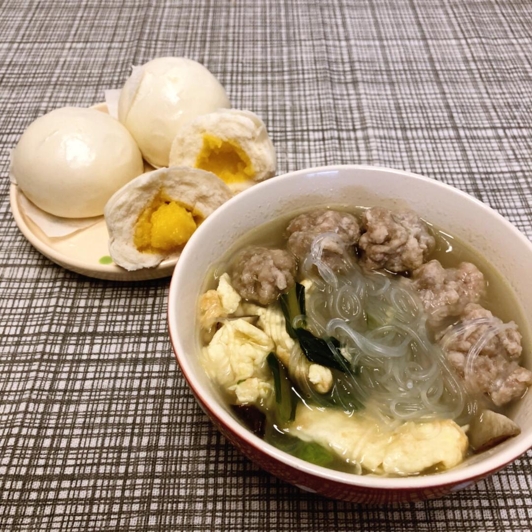 肉丸粉丝蘑菇汤