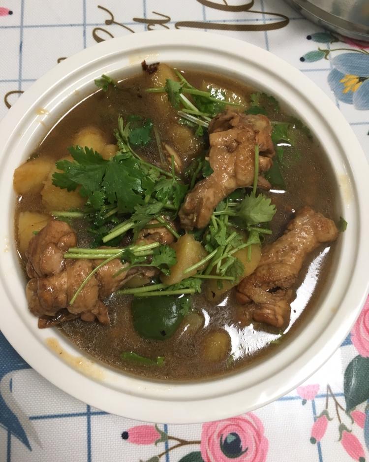 土豆炖小鸡腿