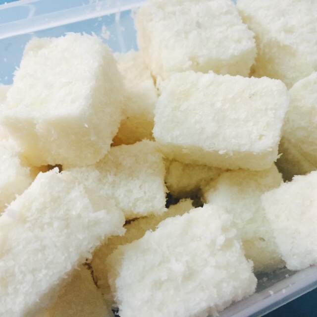 完胜85度C牛奶椰丝小方