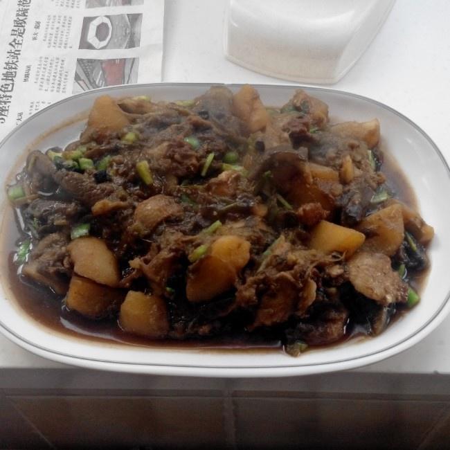 土豆炖茄子的做法