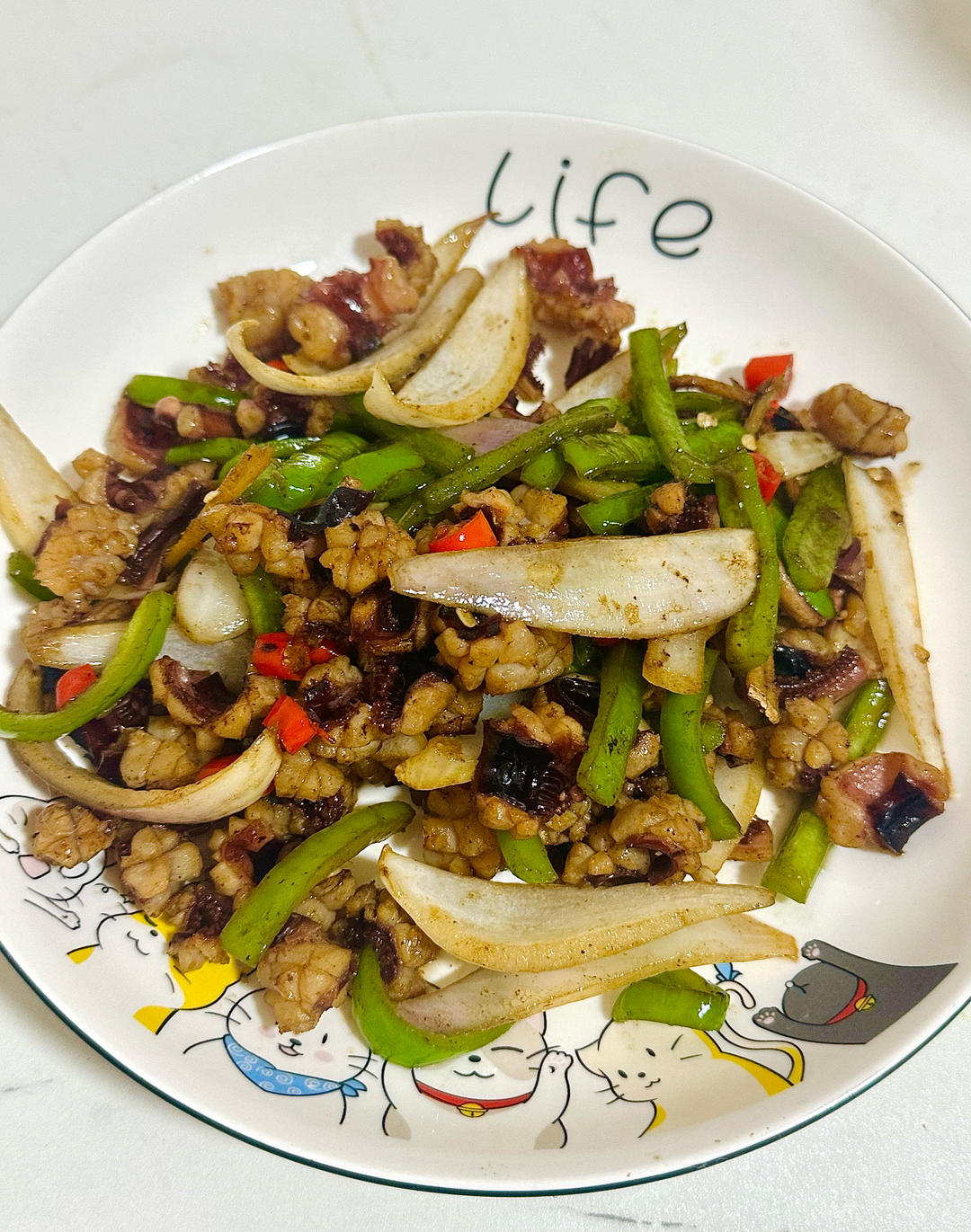 爆炒鱿鱼须，加上这一步，可以与铁板鱿鱼媲美