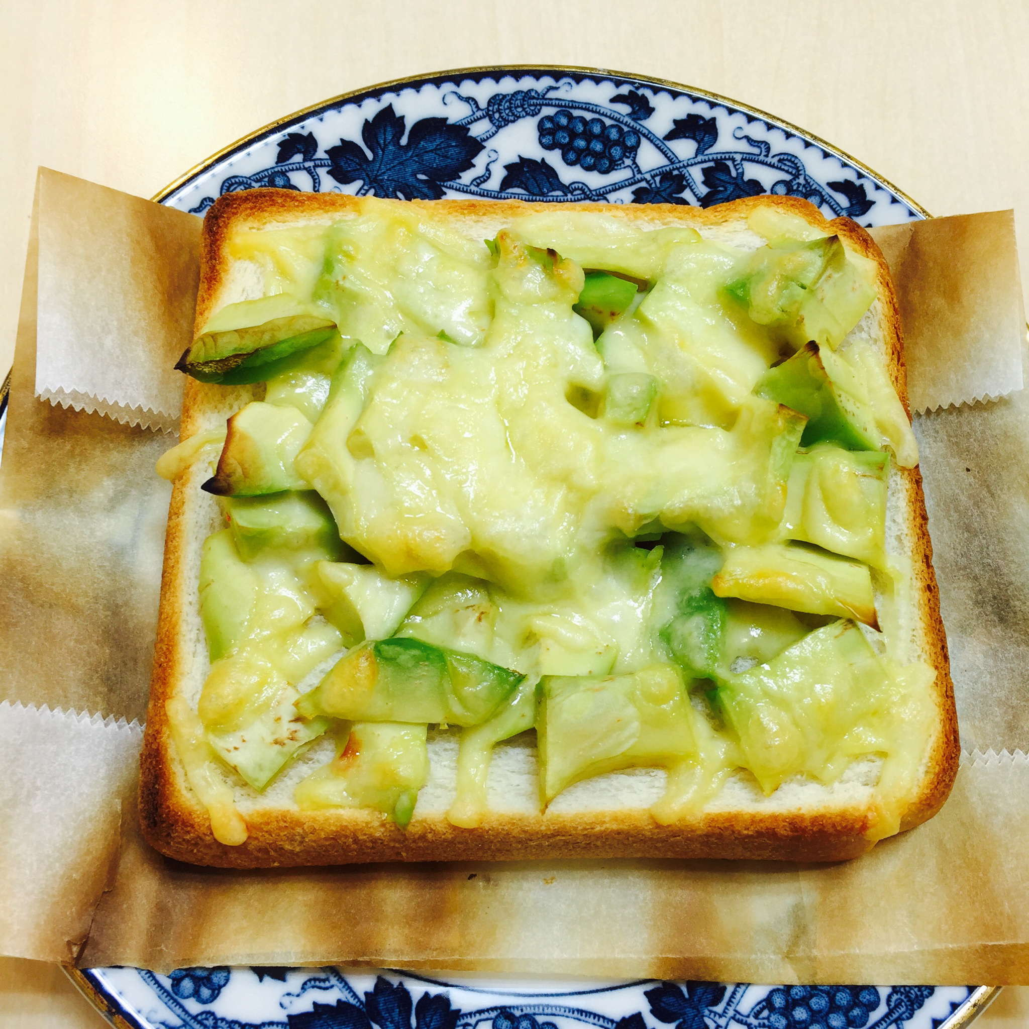 巨好吃的牛油果土司