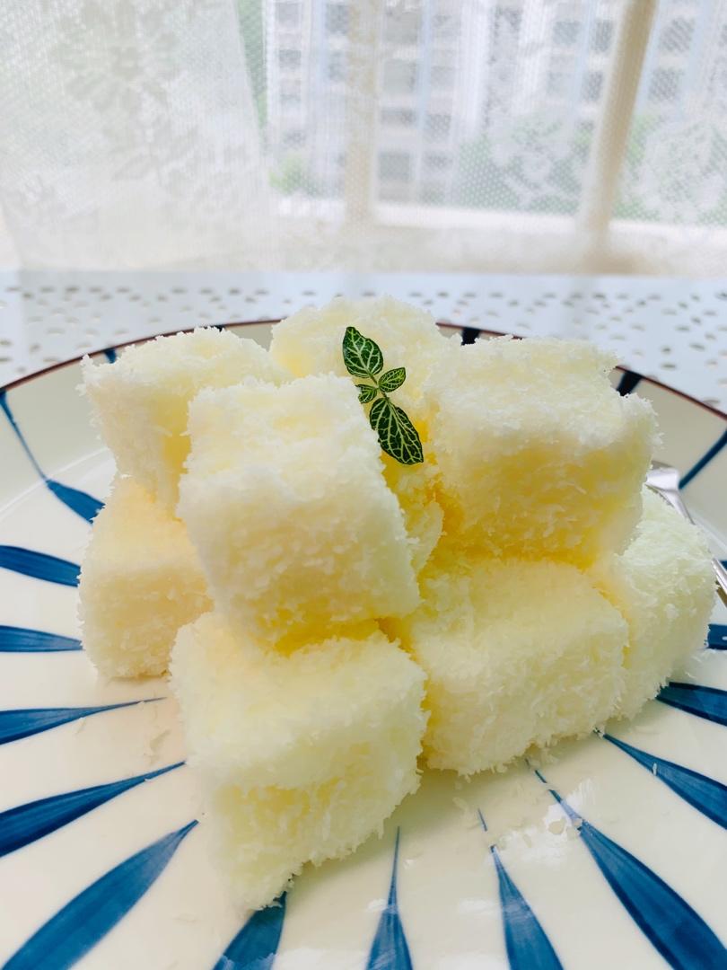 完胜85‘C的牛奶椰蓉小方