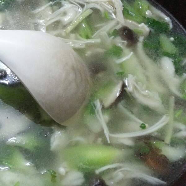 芙蓉菌菇丝瓜汤
