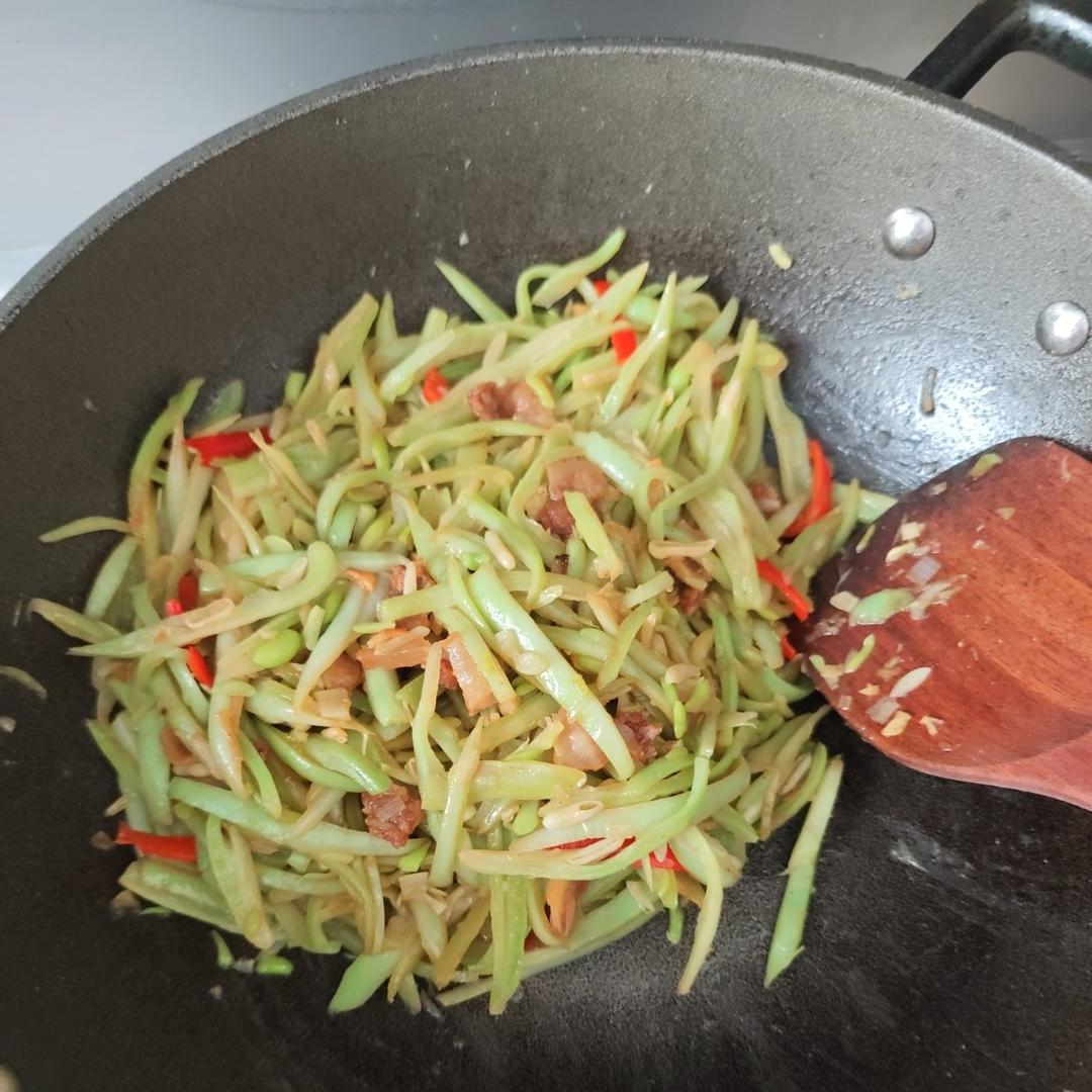 厨师长教你：“小炒白豆角”的家常做法，味道很赞，先收藏起来