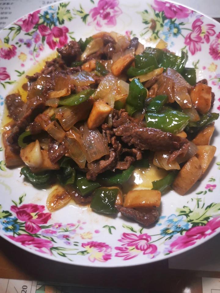 黑椒炒牛排(附简易黑椒酱配方)